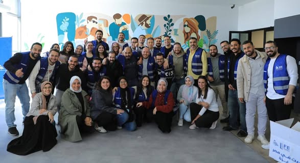 صناع الحياة توزع 1000 كرتونة غذائية