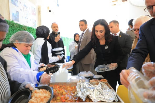 وزيرة التضامن تتفقد “مطبخ الملائكة” وأنشطة وخدمات “هوب أكاديمي لذوي الإعاقة” بالشروق