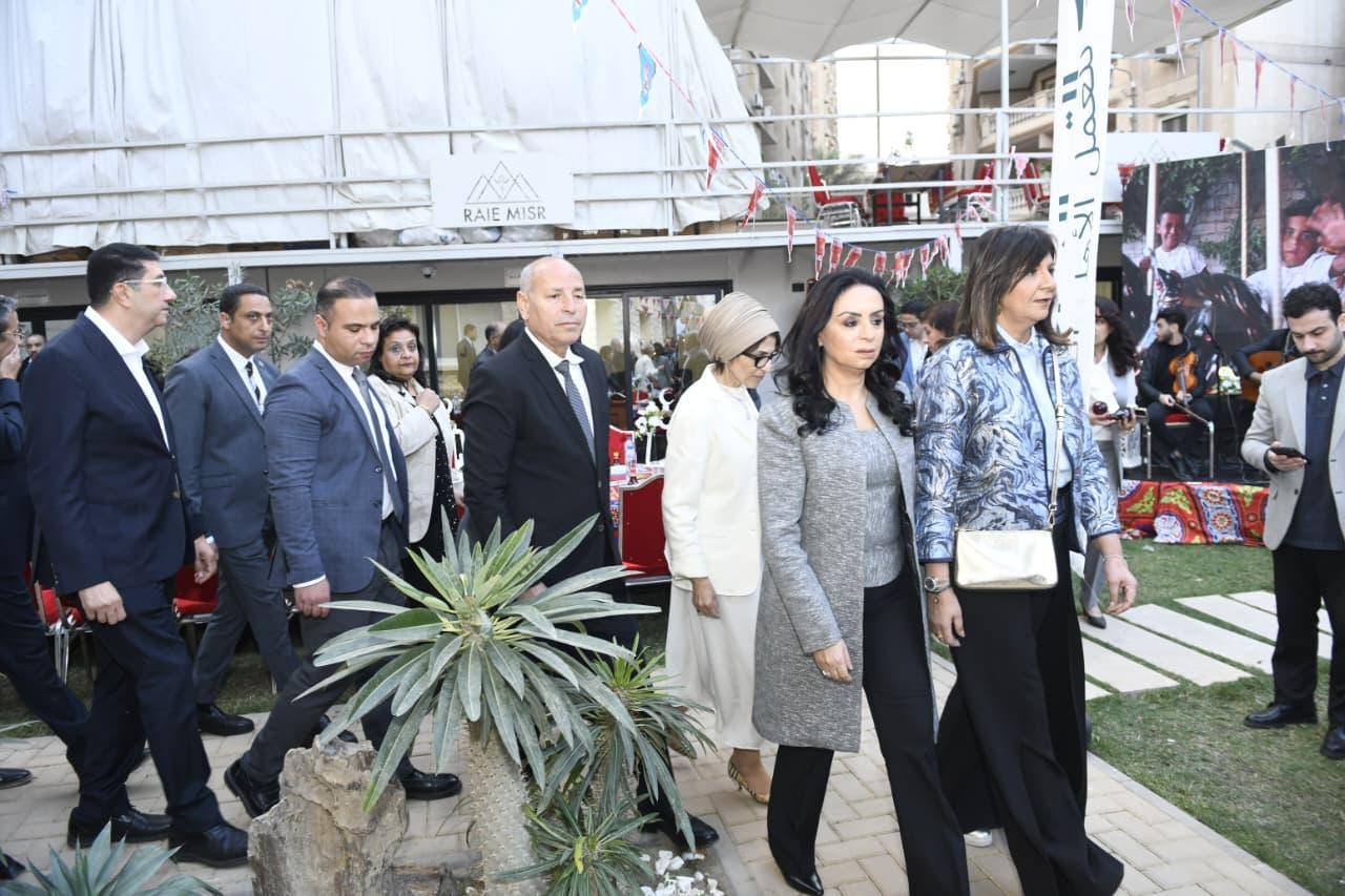 افتتاح المقر الجديد لمؤسسة راعي مصر وتنظيم إفطار وتوزيع هدايا للأسر الأولى بالرعاية 2 سليسيلشس
