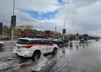 الهلال الأحمر المصري ينتشر بفرق الاستجابة أثناء الطوارئ والسيول لمواجهة آثار موجة الأمطار