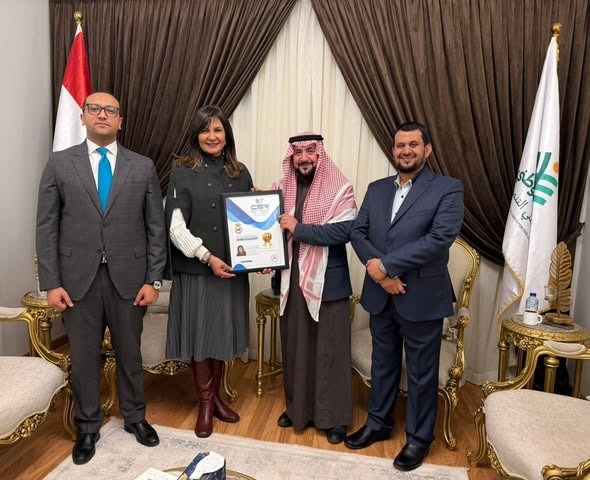 التحالف الوطني يستقبل وفد "الشبكة الإقليمية للمسؤولية الاجتماعية" لتكريم السفيرة نبيلة مكرم 5 تكريم السفيرة نبيلة مكرم بلقب سفير دولي في المسئولية المجتمعية