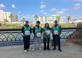 مؤسسة نبيل الكاتب الخيرية توزع 2500 وجبة غذائية