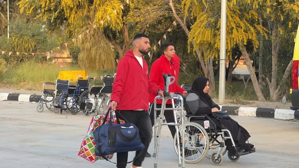 الهلال الأحمر المصري يستأنف استقبال الجرحى والمصابين الفلسطينيين ويدفع قافلة «زاد العزة» 160