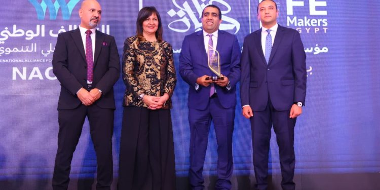 صناع الحياة تفوز بجائزة “أثر” في محور التطوع تقديرًا لجهودها في تنظيم وتمكين المتطوعين