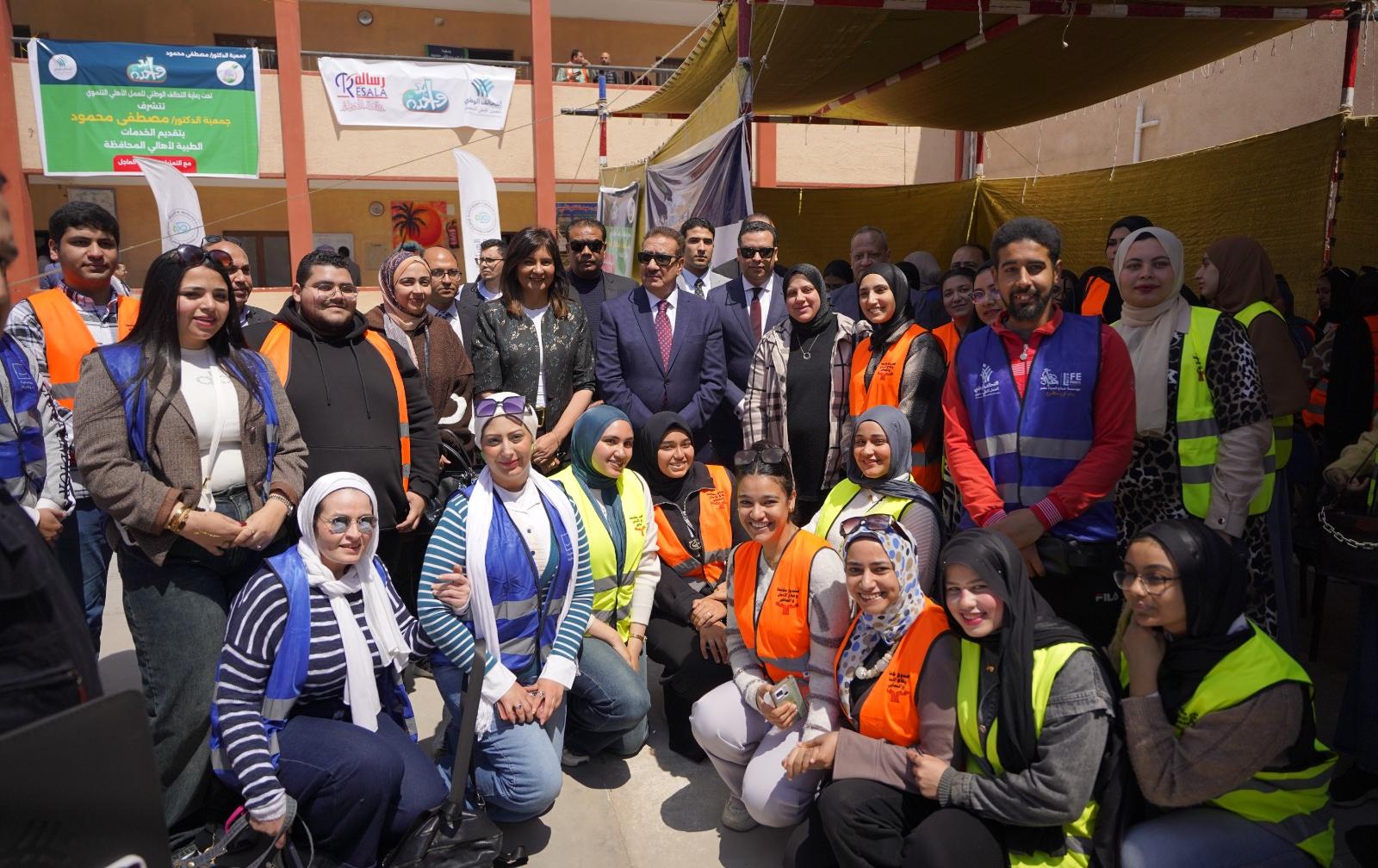 التحالف الوطني يطلق القافلة الشاملة الثامنة «إيد واحدة» في بورسعيد 2 التحالف الوطني يطلق القافلة الشاملة الثامنة «إيد واحدة» في بورسعيد