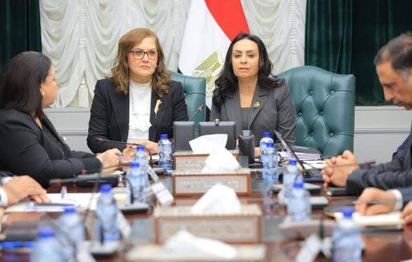 وزيرة التضامن تستعرض أعمال المنظومة المالية الاستراتيجية للتمكين الاقتصادي 1 وزيرة التضامن تستعرض أعمال المنظومة المالية الاستراتيجية للتمكين الاقتصادي