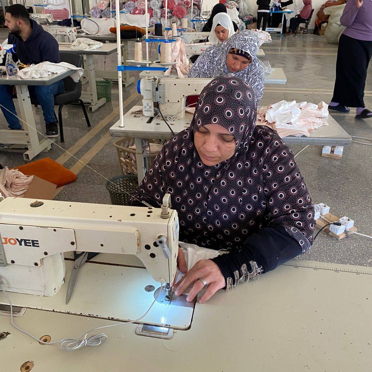 مؤسسة الصديقية تطلق مبادرة لإعادة تدوير الكمامات وتحويلها إلى شنط مدرسية