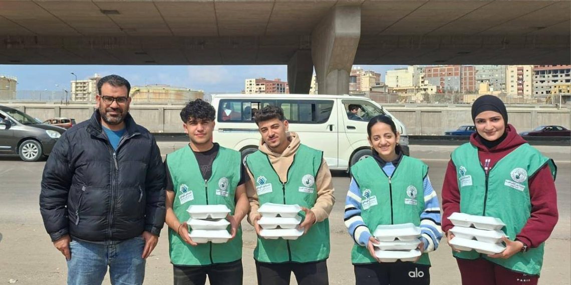 مؤسسة نبيل الكاتب الخيرية توزع 2500 وجبة غذائية